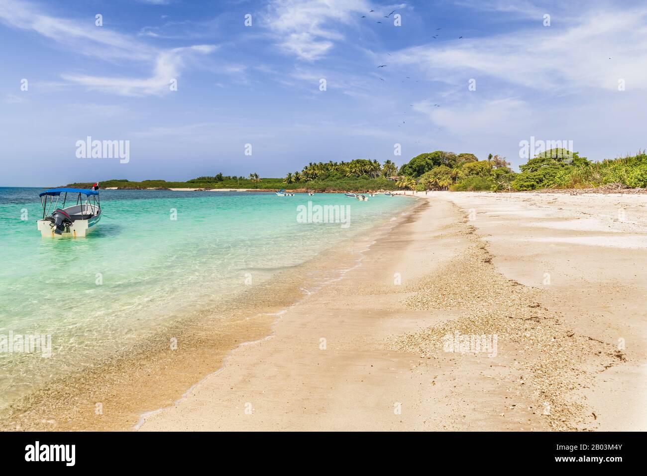 Vista del paisaje en la playa en la Isla Iguana ubicada en el Océano Pacífico de la costa de la Península de Azuero cerca de Pedasi en Panamá. Foto de stock