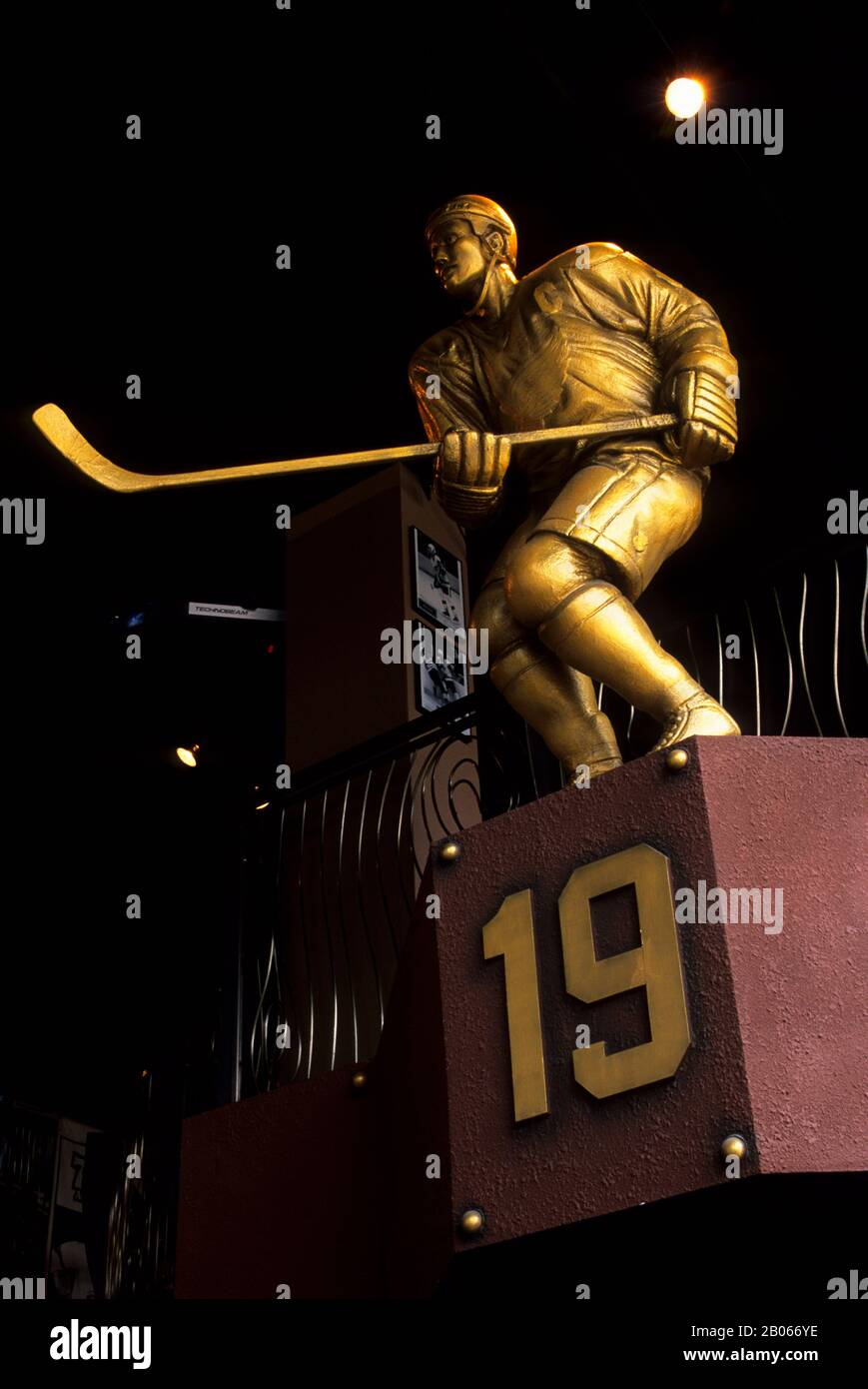 Hockey Player Statue Fotografias E Imagenes De Alta Resolucion Alamy