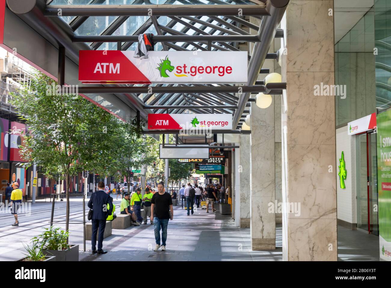 Sucursal del banco St George en george Street, centro de la ciudad de Sydney, Nueva Gales del Sur, Australia Foto de stock