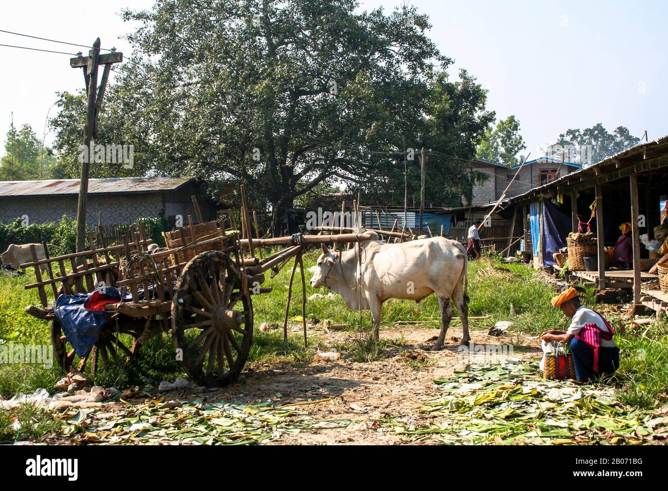 Puesto de mercado en Nyaungshwe: La población más importante de los pueblos que rodean el lago Inle (Birmania) Foto de stock