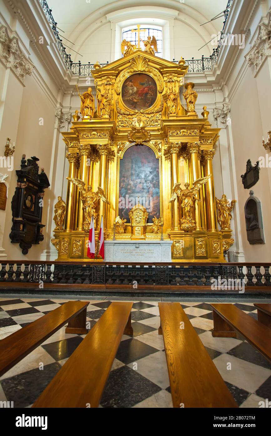 Iglesia católica interior Varsovia Polonia Foto de stock