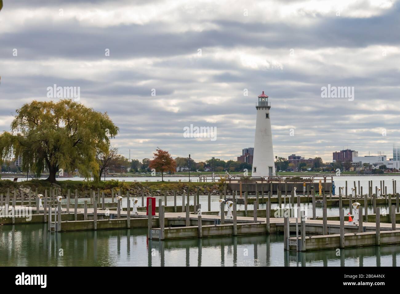 Faro del Parque Estatal de Milliken, Detroit Michigan, Estados Unidos Foto de stock