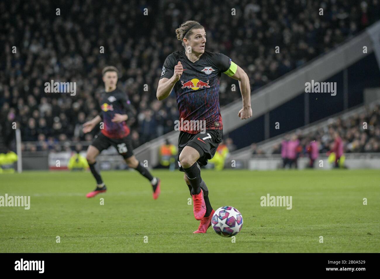 Londres, Reino Unido. 19 de febrero de 2020. Londres, INGLATERRA, 19 DE FEBRERO: Sabitzer de RB Leipzig durante el partido de la Liga de Campeones de la UEFA entre Tottenham Hotspur y Red Bull Leipzig. El juego tuvo lugar en el estadio Tottenham Hotspur de Londres, Inglaterra. Richard Callis/ Spp Crédito: Spp Sport Press Photo. /Alamy Live News Foto de stock