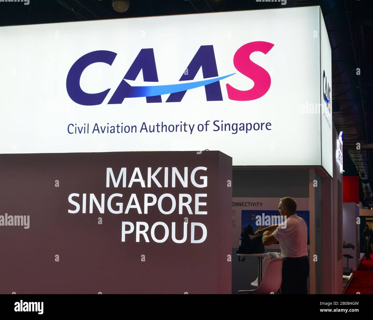 Singapur - 12 De Febrero De 2020. Mostrando modelos de equipo de armas en Changi, Singapur. Los costos de defensa están aumentando, especialmente en Asia oriental. Foto de stock