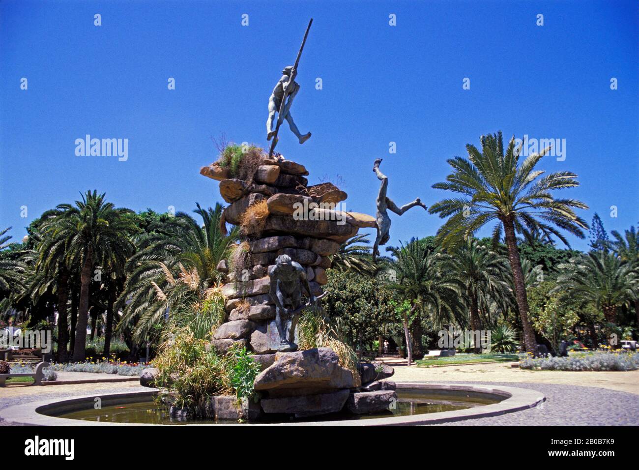 ISLAS CANARIAS, ISLA DE GRAN CANARIA, LAS PALMAS, MONUMENTO A LOS HABITANTES  ORIGINALES Fotografía de stock - Alamy
