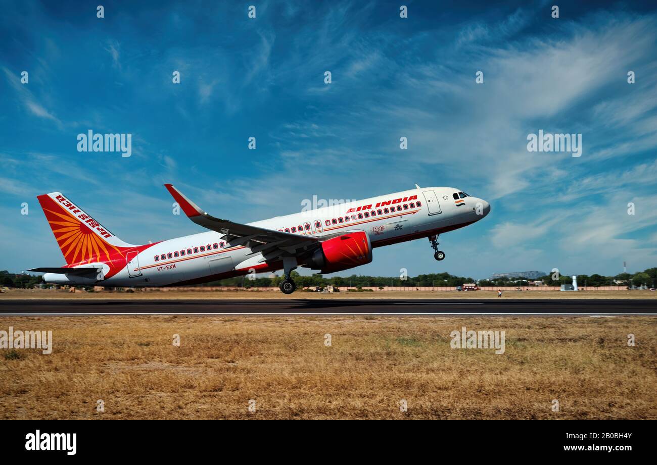 Nuevo despegue DE Airbus 320 NEO de Air India Foto de stock