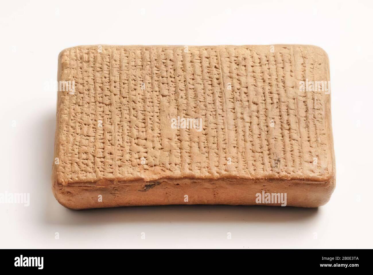 Antiguo cercano Oriente, inscripción, loza, arcilla, falso, 11.3 x 7.1 x 3.2 cm, ubicación, Irak Foto de stock