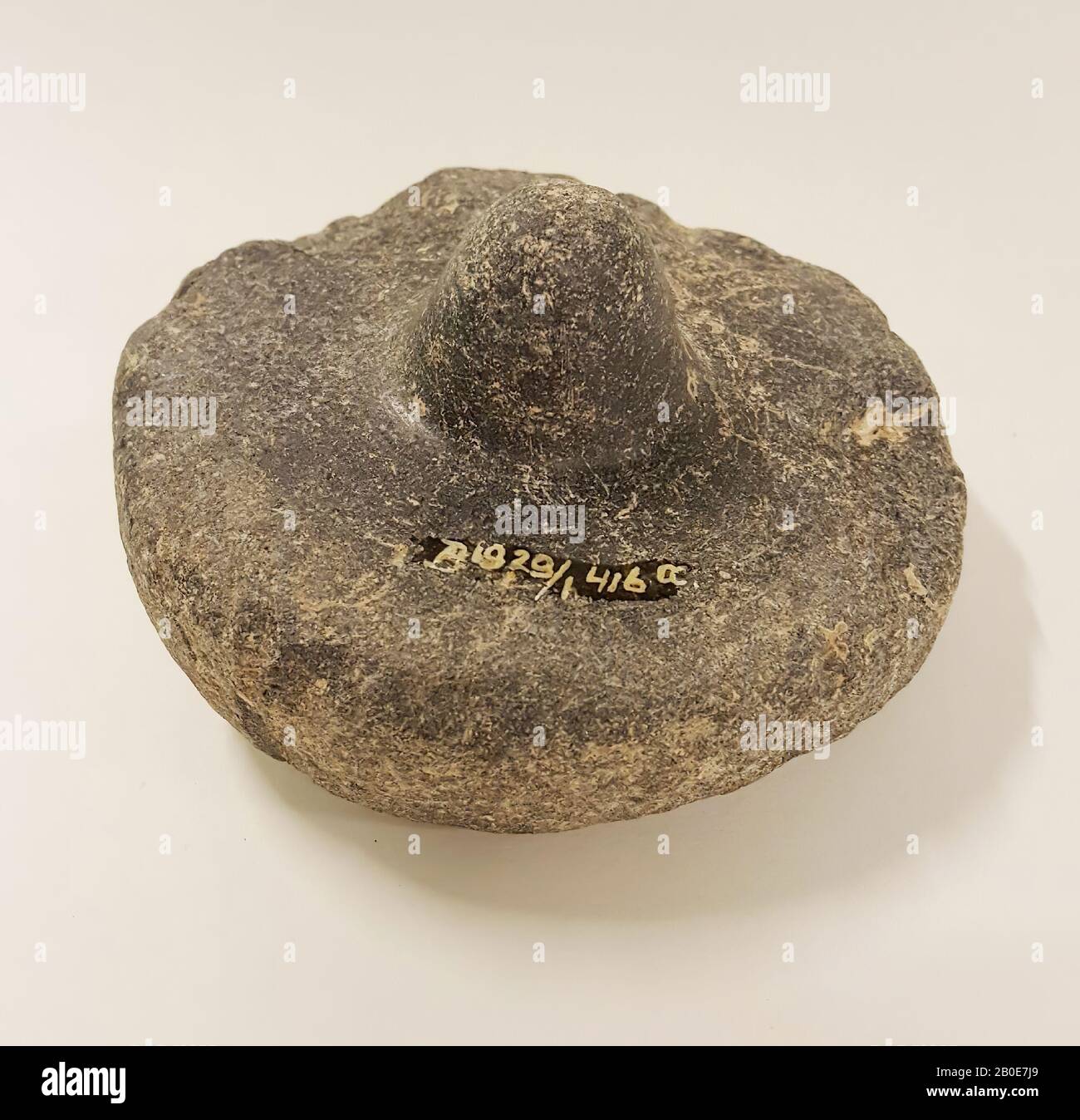 Herramientas, piedra, basalto, H 6.3 cm, D 11.2 cm, Edad de Bronce, Edad de Hierro 3000-500 AC, Palestina Foto de stock