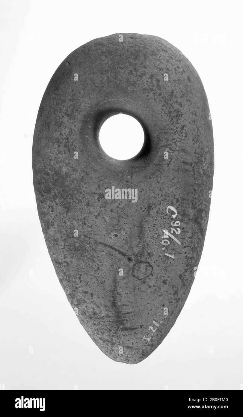 diorita, martillo hacha, forma de almendra. En el extremo más grueso perforado verticalmente, martillo, piedra, 11,8 x 6,5 cm, prehistoria -2100 Foto de stock