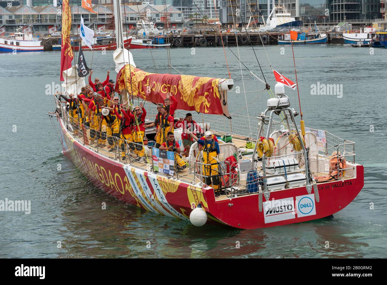 Ciudad Del Cabo, Sudáfrica. 19 De Noviembre De 2019. La tripulación de Qingdao sale de Ciudad del Cabo hacia Freemantle, Australia compitiendo en el yate de Clipper Round the World r Foto de stock