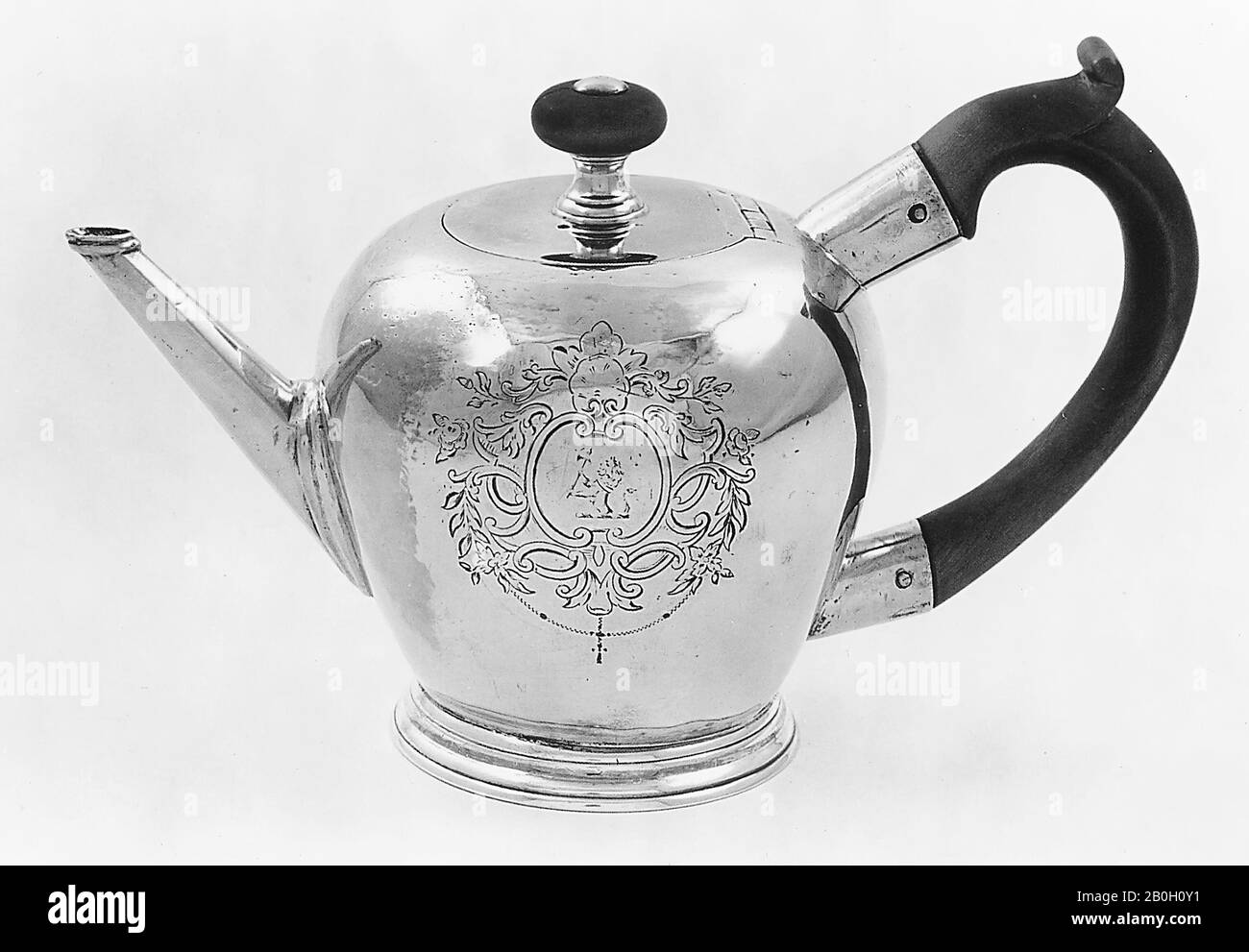 10 2 1745 Fotos e Imágenes de stock Alamy 9,5 x 5.6 Tetera de porcelana en caja de regalo, diseño de