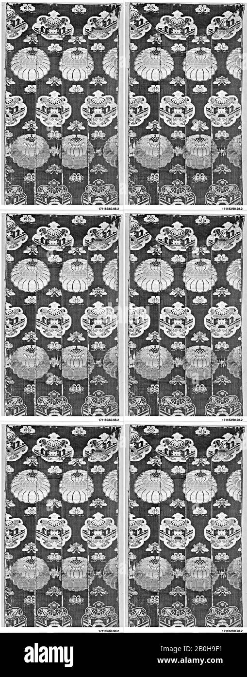 Stole de Priest (o-Hi), Japón, siglo XVII, Japón, Seda, hilo metálico, 63 1/2 x 12 pulg. (161.29 x 30.48 cm), Textiles tejidos Foto de stock