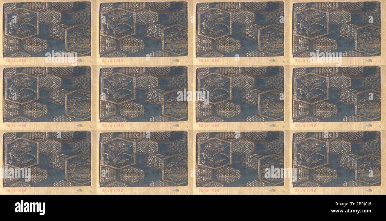 Piece, Japón, siglo XVIII-XIX, Japón, Seda, 2 x 3 1/4 pulg. (5.08 x 8.26 cm), Textiles tejidos Foto de stock