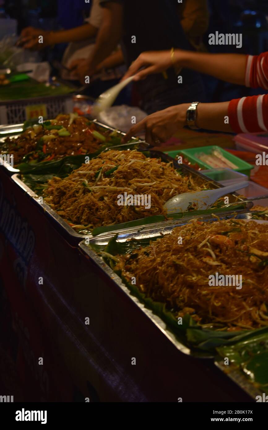 Comida Callejera En Tailandia, Asia Foto de stock