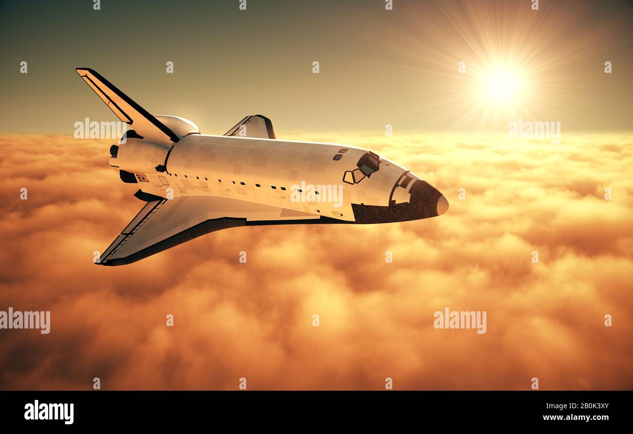 Transporte Espacial Por Encima De Las Nubes Durante El Amanecer Foto de stock