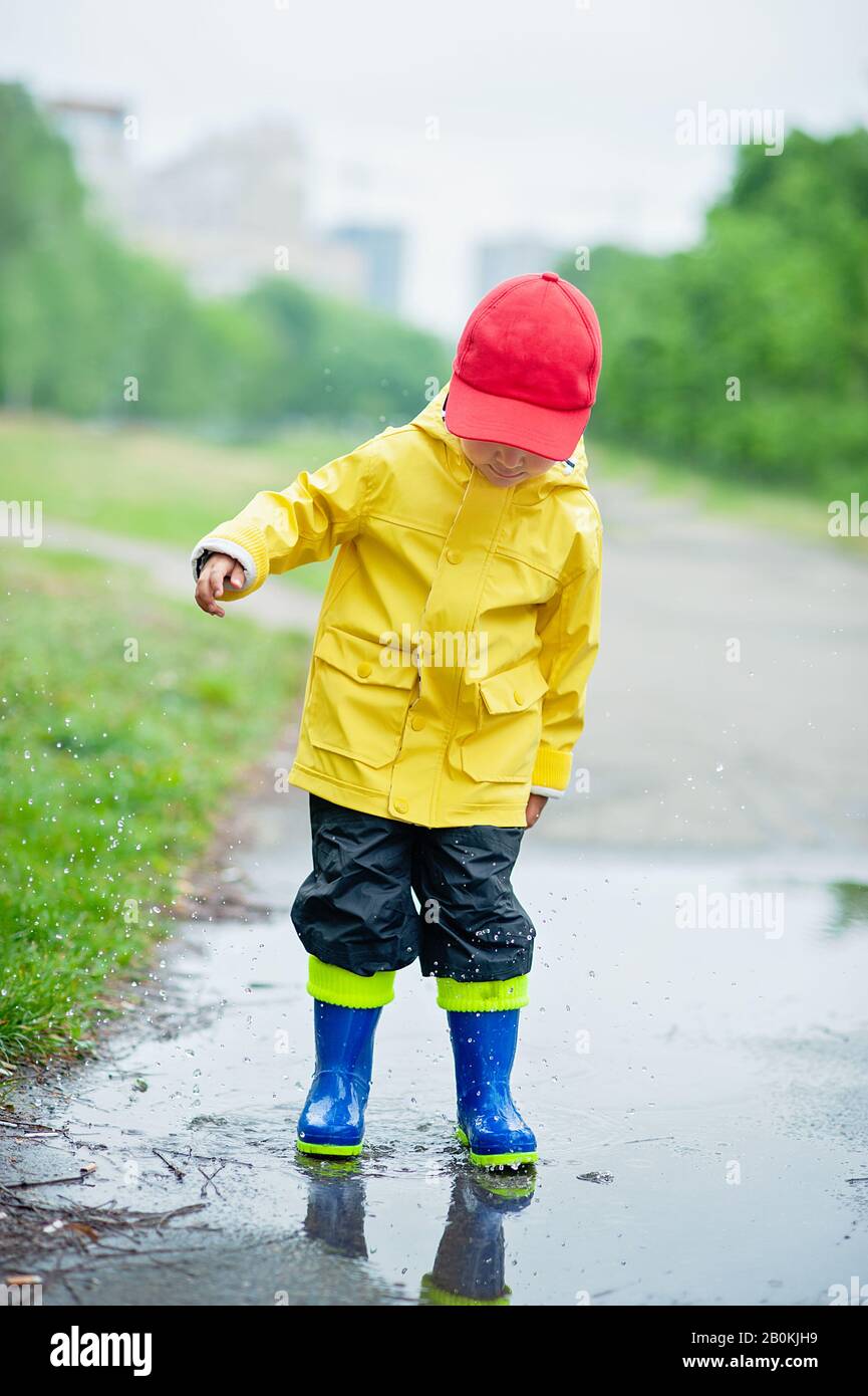 Chubasquero y botas online de agua niño