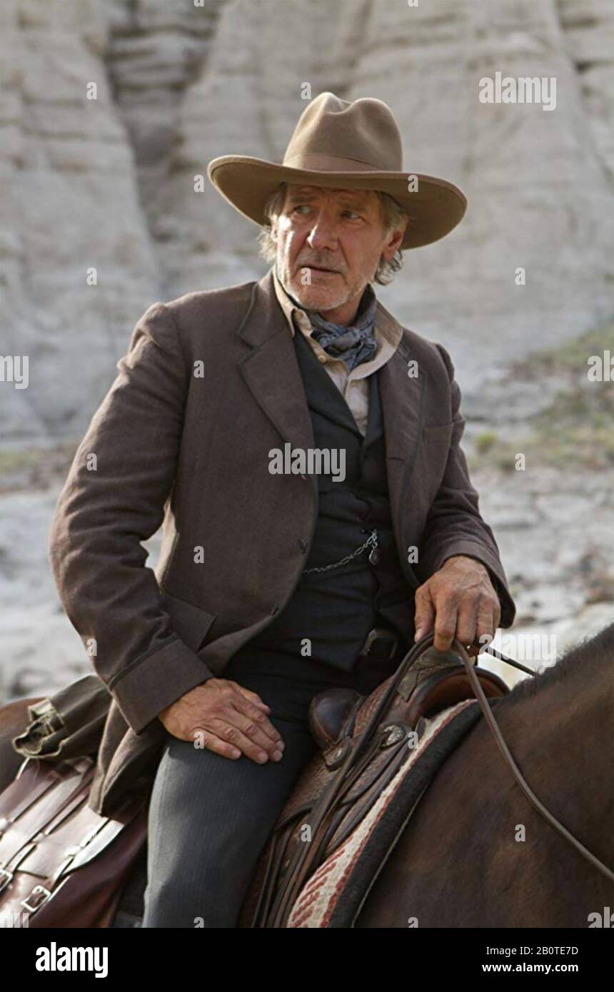 Cowboys AND ALIENS 2011 Universal Pictures película con Harrison Ford  Fotografía de stock - Alamy