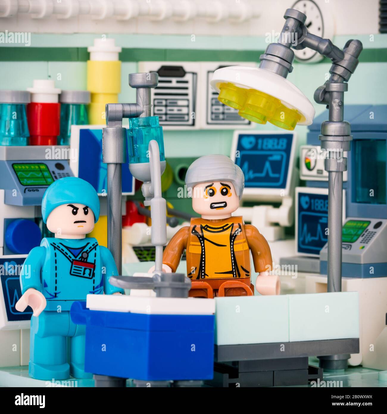 Doctor lego fotografías e imágenes de alta resolución - Alamy