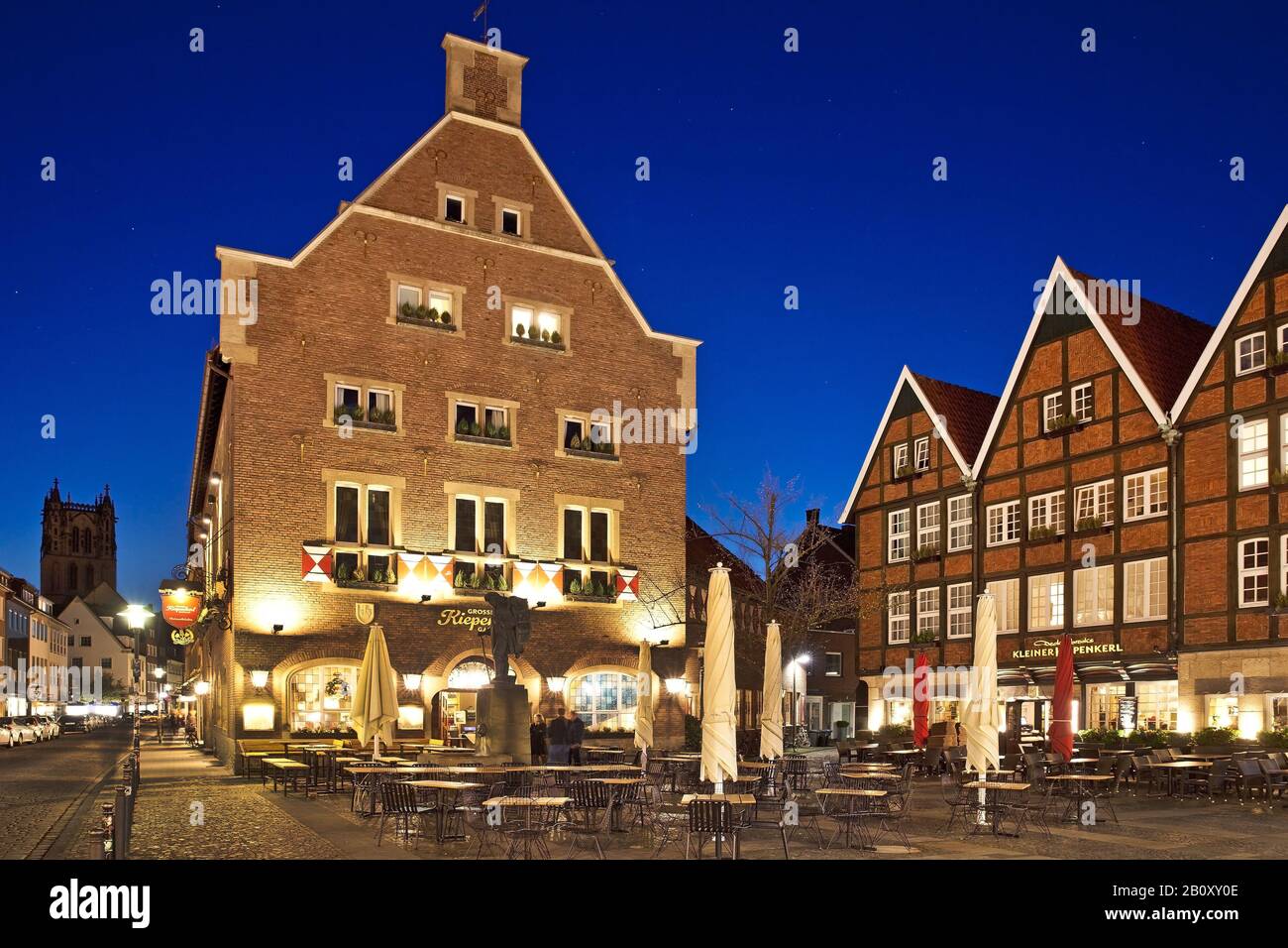 Restaurante Kiepenkerl por la noche, Alemania, Renania del Norte-Westfalia, Munster Foto de stock
