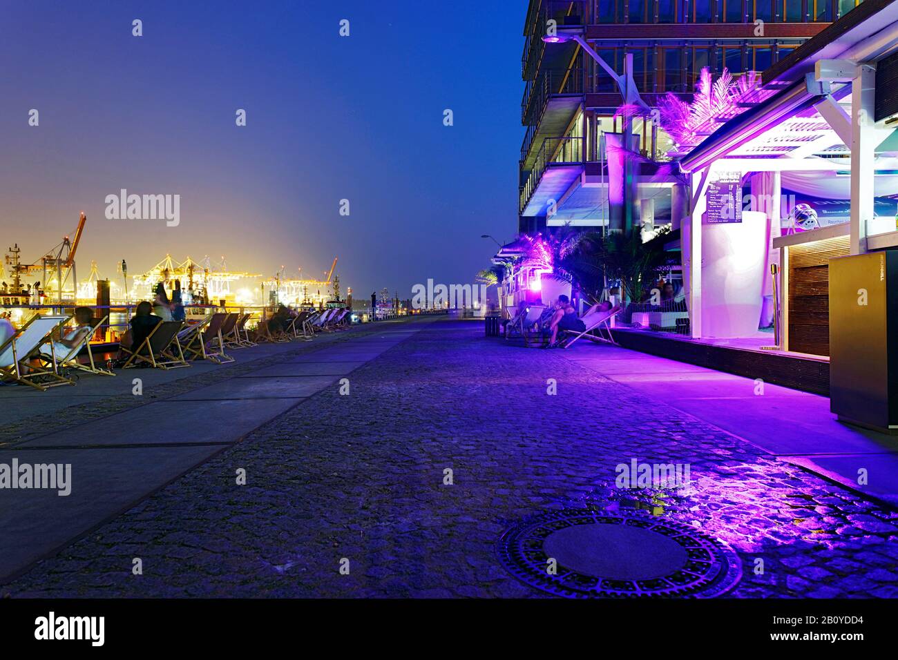 Piano Beach Club, club de estilo de vida, arquitectura moderna, distrito de Neumühlen, Hanseatic City Alemania, Europa, Foto de stock