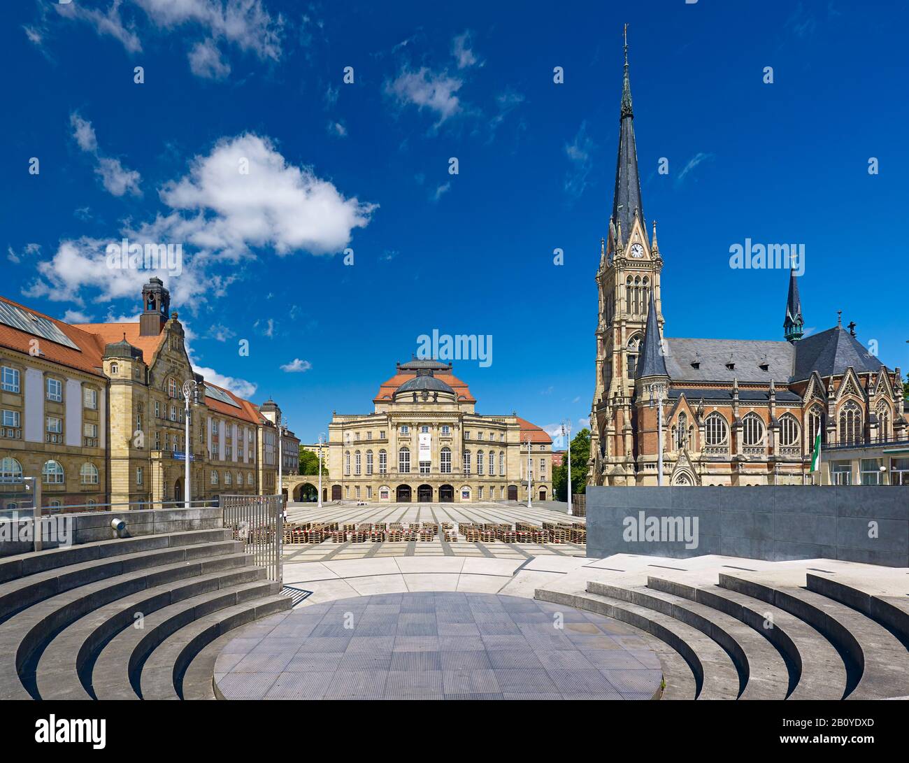 Theaterplatz con colección de arte, ópera e iglesia de San Petri en Chemnitz, Sajonia, Alemania, Foto de stock