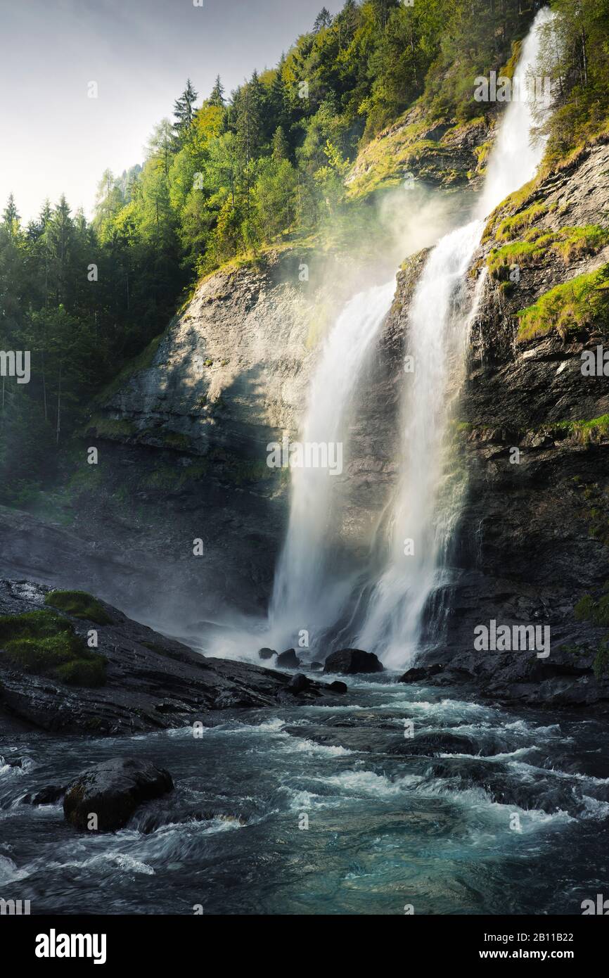 Cascada, Alta Saboya, Ródano Alpes, Alpes, Francia, Europa Foto de stock