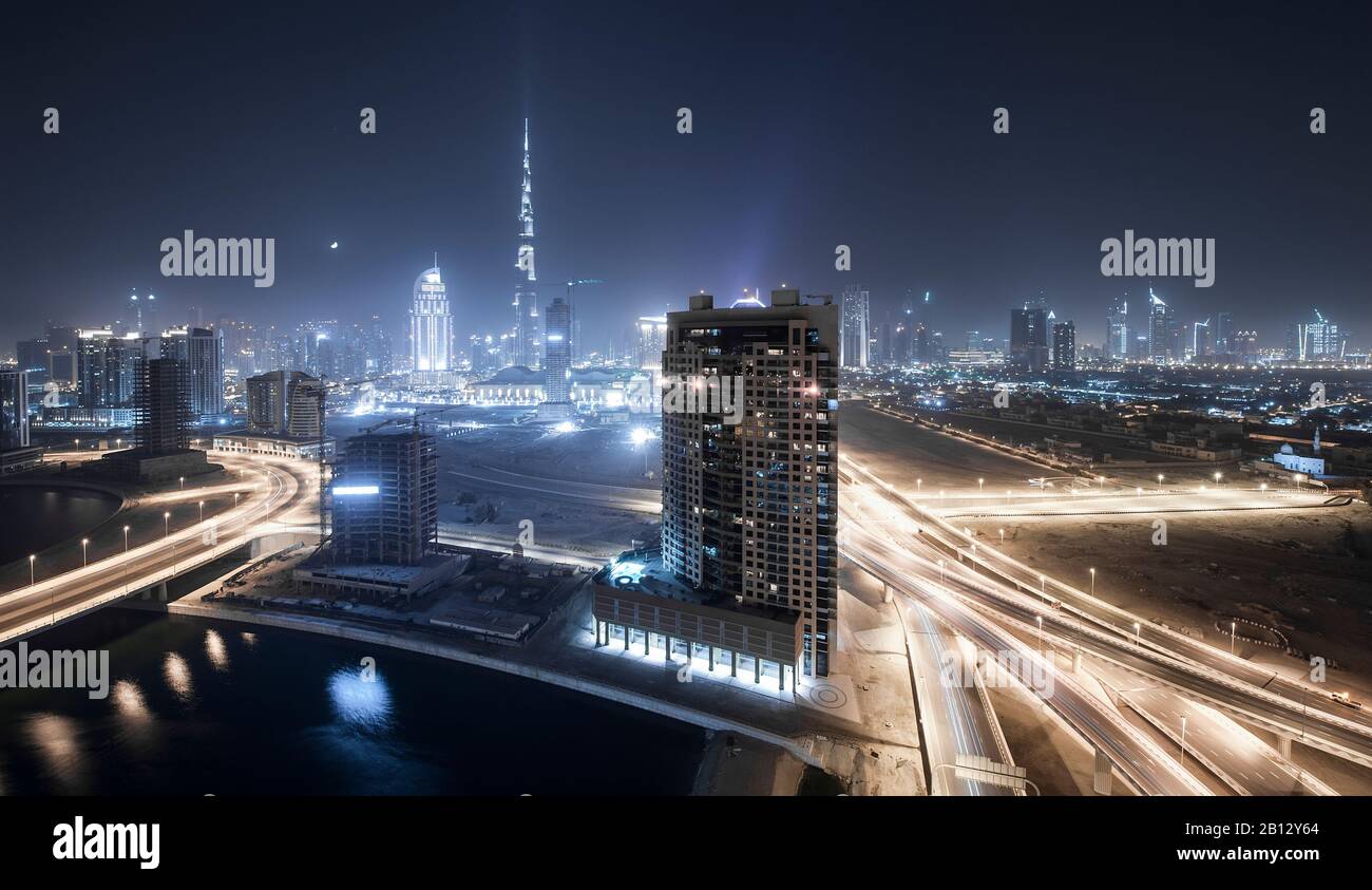 Vista de Burj Khalifa desde Business Bay, EAU Foto de stock