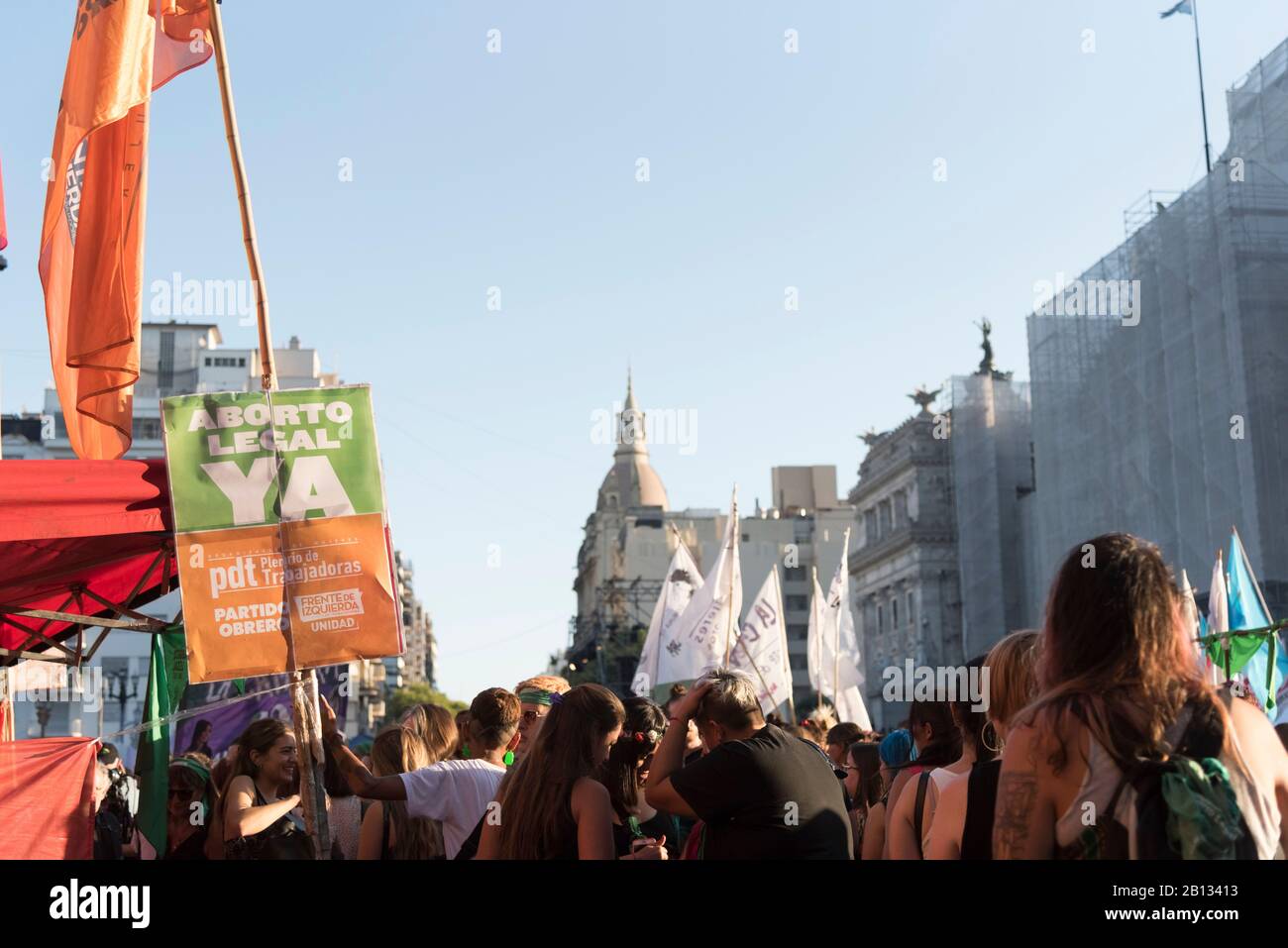 Capital Federal, Buenos Aires / Argentina; 19 de febrero de 2020: Manifestación a favor del aborto legal, seguro y gratuito Foto de stock