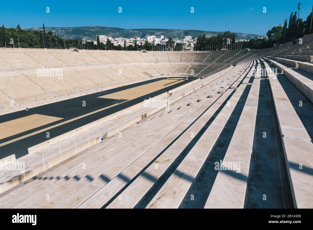 Atenas, Grecia - 9 de mayo de 2011: Estadio Panatenaico llamado Kallimarmaro, Descripción general del estadio antiguo de Atenas de los Bleachers. El Arena está construido Foto de stock