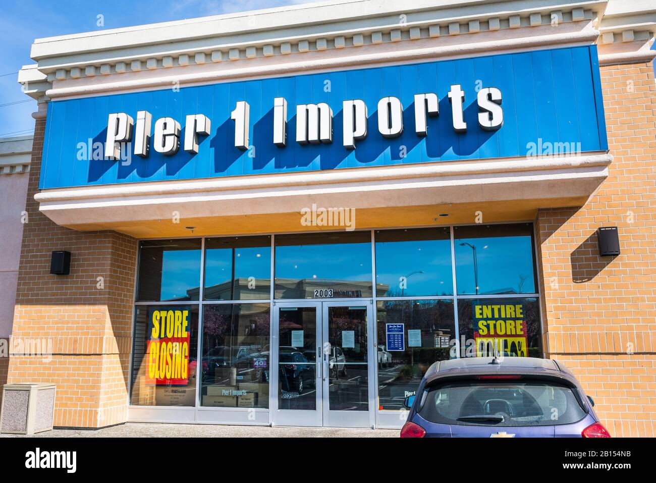 Feb 19, 2020 San Mateo / CA / USA - Pier 1 Import store front; Pier 1  Imports Inc., un minorista estadounidense especializado en muebles  importados para el hogar y Fotografía de stock - Alamy