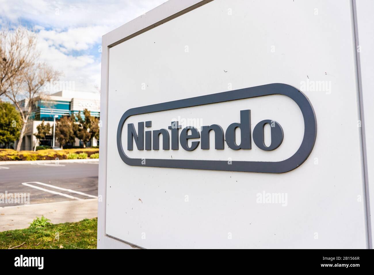 Feb 21, 2020 Redwood City / CA / USA - Nintendo Sign en su sede central en  Silicon Valley; Nintendo Co., Ltd. Es un consumidor multinacional japonés  Fotografía de stock - Alamy