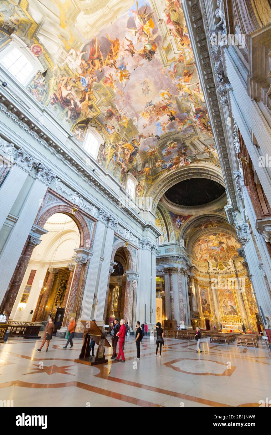 Iglesia De San Ignacio De Loyola En El Campus Martiu En Roma Italia 