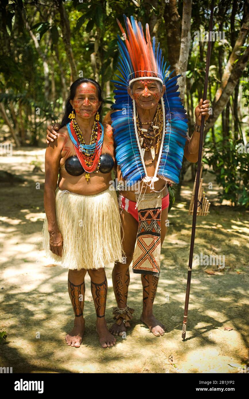 Indigenous couple fotografías e imágenes de alta resolución - Alamy