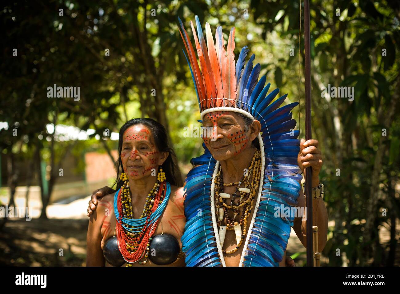 Pareja indígena fotografías e imágenes de alta resolución - Alamy Pareja indígena fotografías e imágenes de alta resolución - Alamy