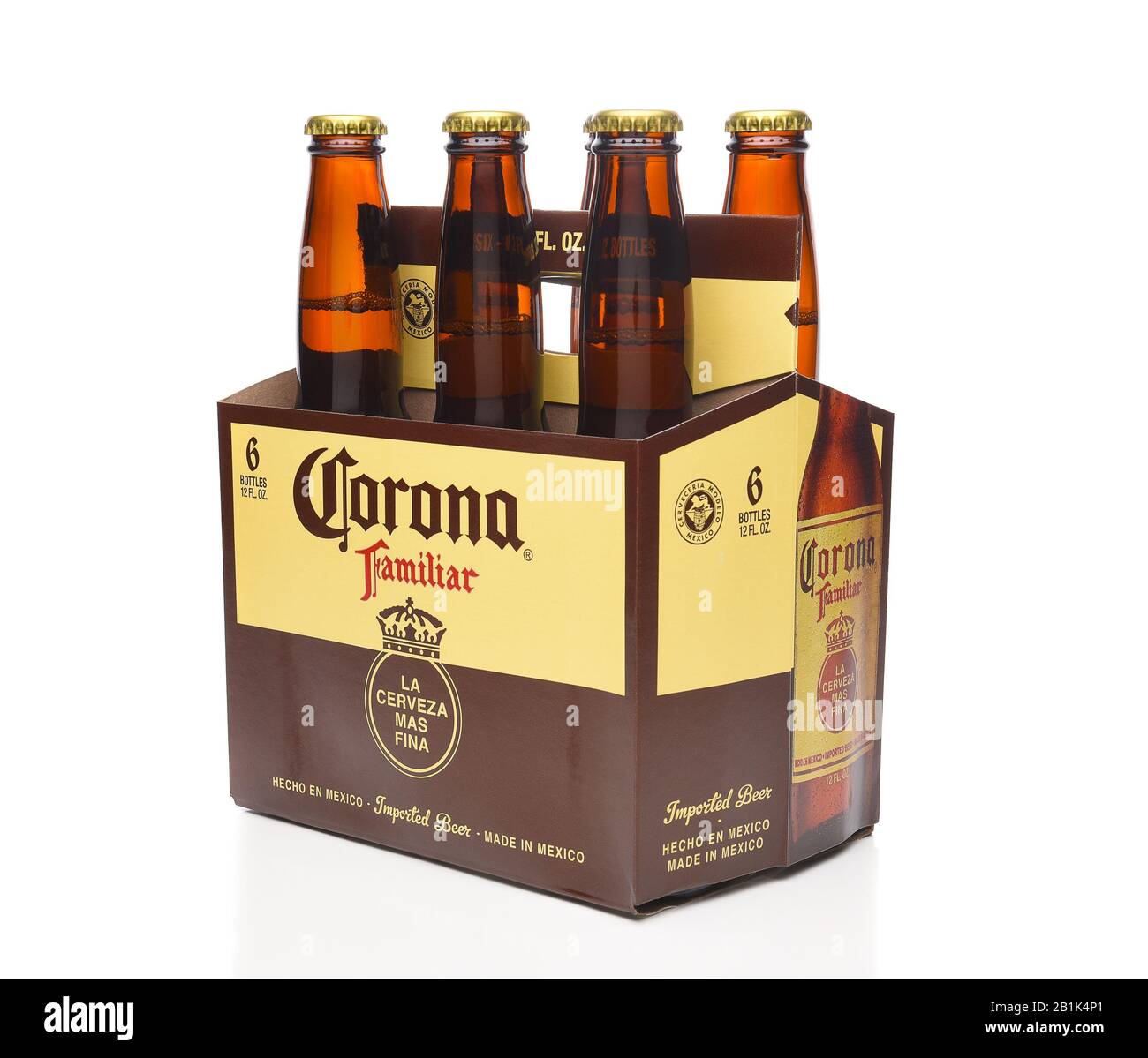 Irvine, CALIFORNIA - 21 DE MARZO de 2018: Paquete de 6 cervezas Corona  Familiar vista lateral. Sabores familiares como Corona Extra, pero con un  sabor más rico Fotografía de stock - Alamy