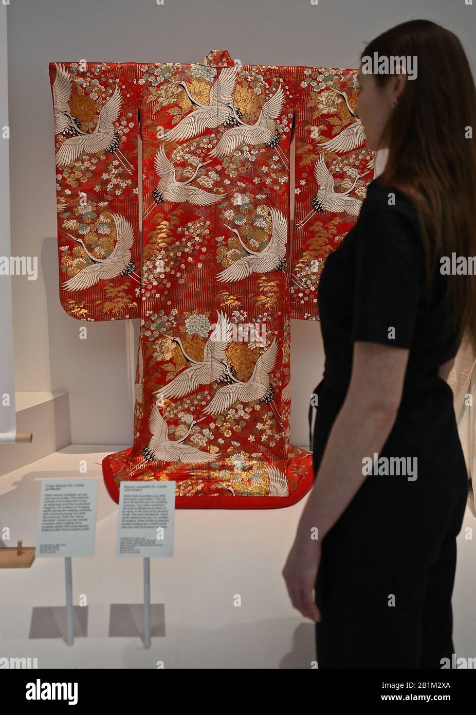 La primera gran exposición europea sobre kimono con prendas de vestir Madonna, Freddie Mercury y David Bowie, la exposición incluye por vez un raro kimono de los siglos 17 y