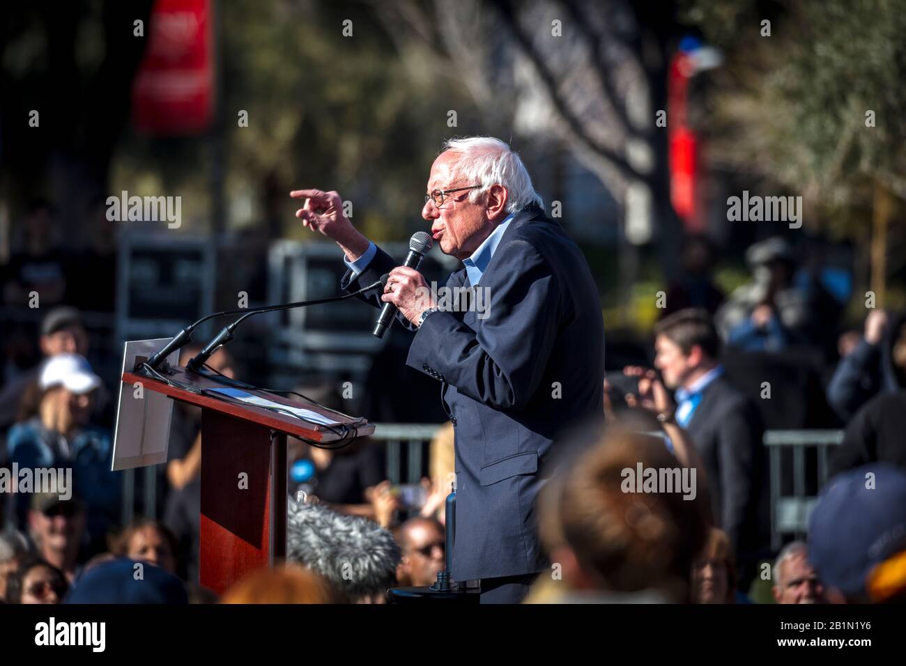 Feb 18, 2020, LAS VEGAS, NEVADA, EE.UU. - el Senador demócrata Bernie Sanders habla en el Rallye Presidencial en la Universidad de las Vegas antes que Nevada Caucus, las Vegas, NV Foto de stock