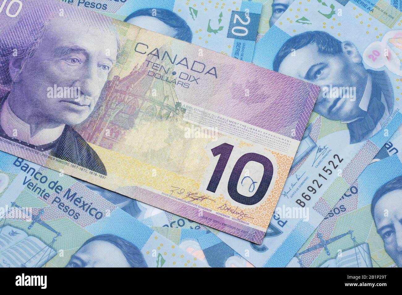 Billete De Veinte Dolares Canadiense Fotos E Imagenes De Stock Alamy