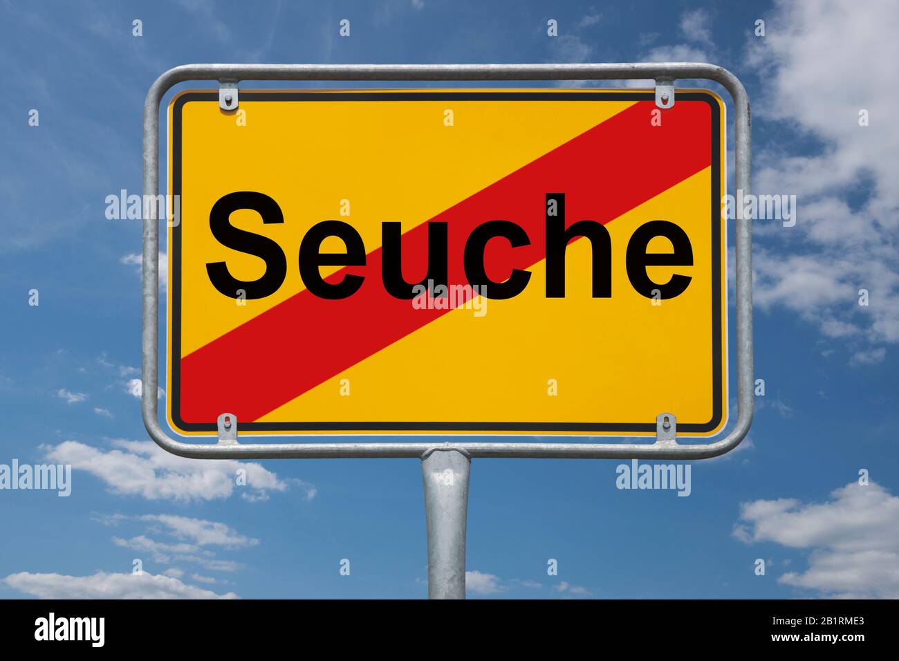 Inscripción Seuche (epidemic) en una señal de tráfico, signo de nombre de lugar Alemania, final de la ciudad Foto de stock