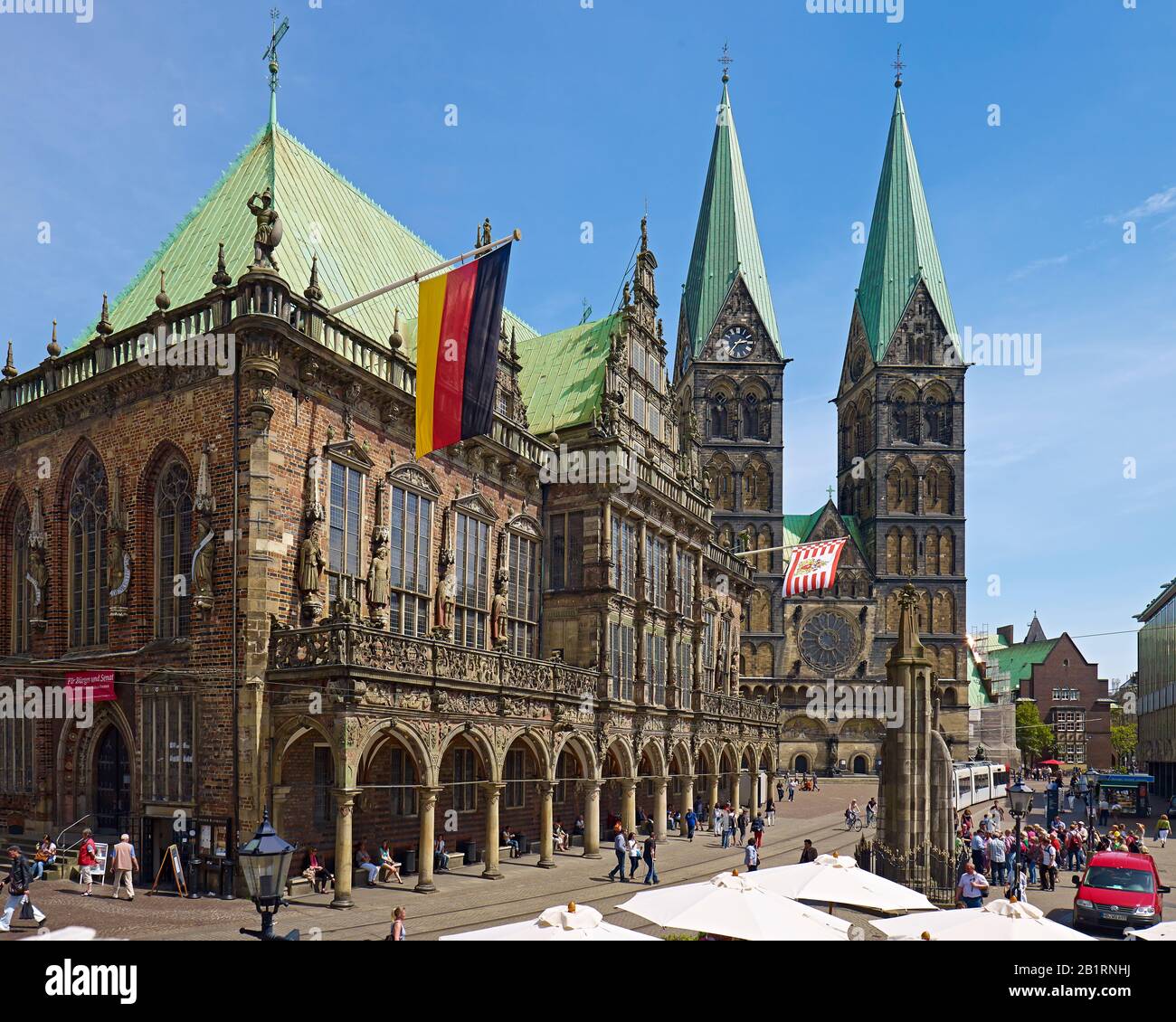 Mercado con el ayuntamiento y la catedral en la ciudad hanseática de Bremen, Bremen, Alemania, Foto de stock
