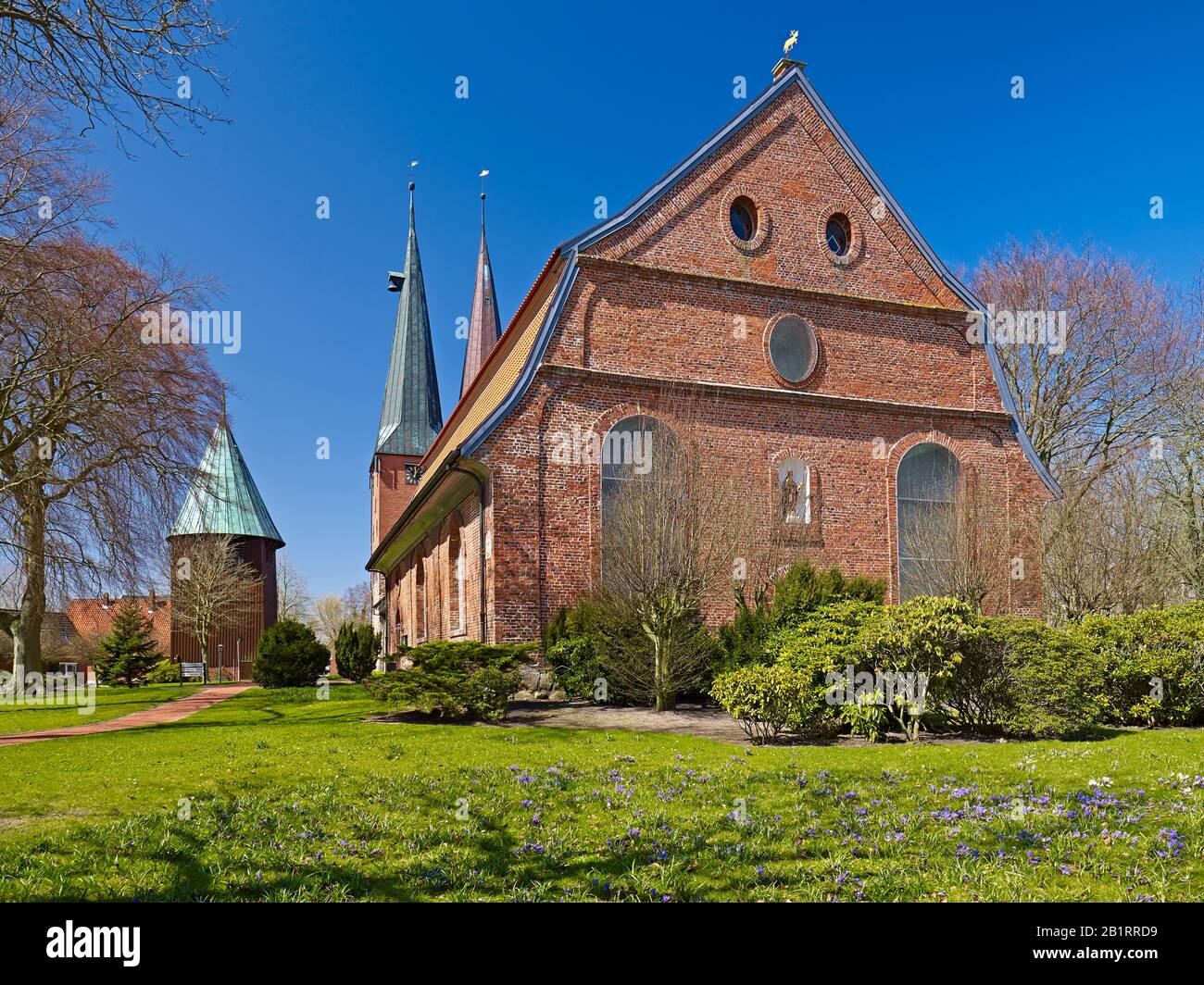Iglesia de San Nicolai en Altenbruch, llamado Marschendom cerca de Cuxhaven, Baja Sajonia, Alemania, Foto de stock