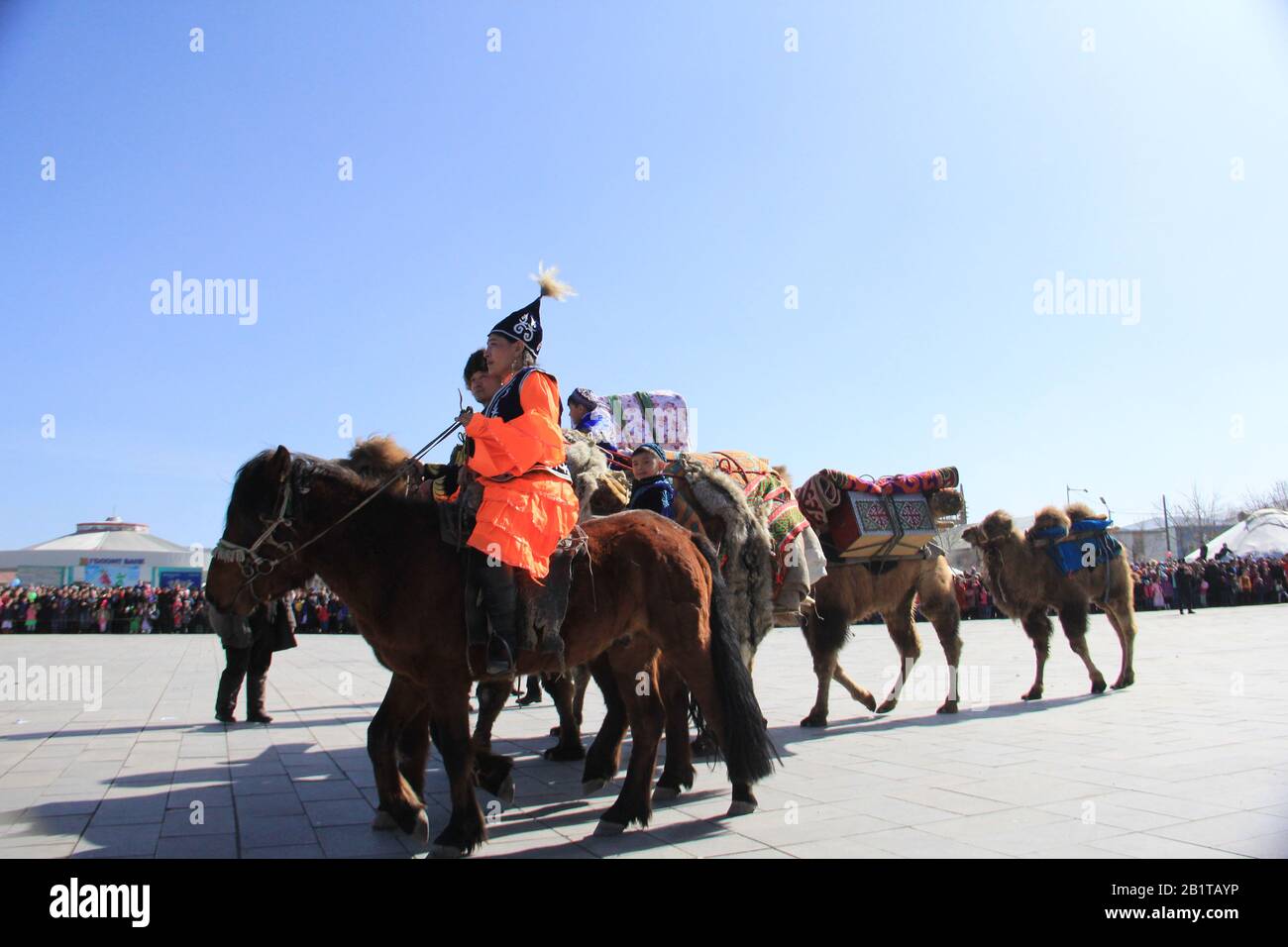 Festival de Nauryz en la provincia de Bayan Ulgii en Mongolia Occidental. Festival tradicional de nómadas kazakos Foto de stock