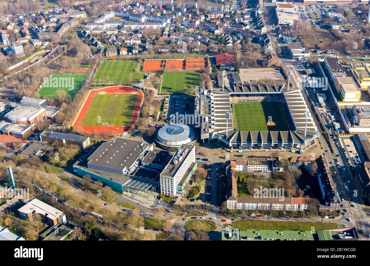 Fotografía aérea, Vonovia Ruhrstadion, instalaciones VfL, campo deportivo, gimnasio redondo, Messe RuhrBau & Energietage BOCHUM, Round Sports Hall Bochum, Stadi Foto de stock