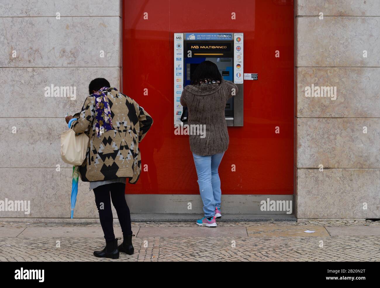 Geldautomat, Praça Dos Restauradores, Lissabon, Portugal Foto de stock
