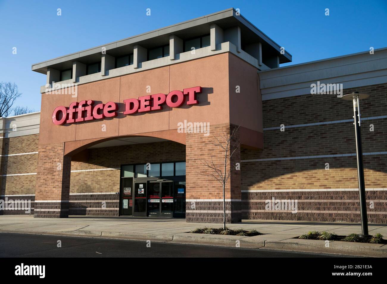 Office depot shopping fotografías e imágenes de alta resolución - Alamy