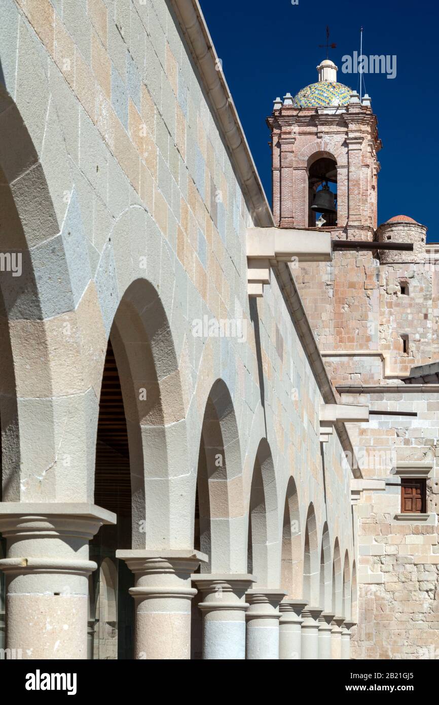 Yanhuitlan, Oaxaca, México - el Templo y ex-convento de Santo Domingo, la iglesia y misión construida en el siglo XVI por los dominicanos. Foto de stock