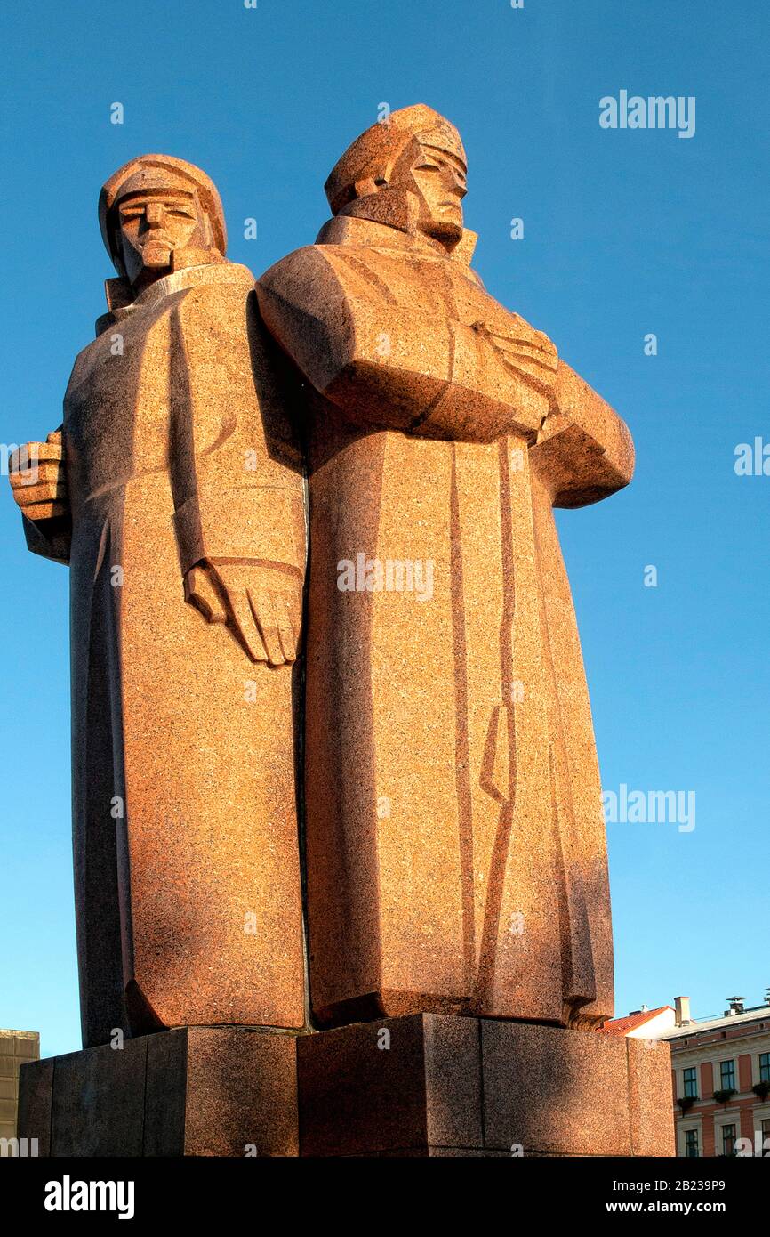 Rifleman Statue en la estatua capital del centro de Riga Letonia Foto de stock