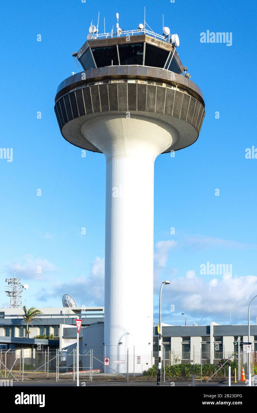 Torre de Control, el aeropuerto internacional de Auckland, Mangere, Auckland, Isla del Norte, Nueva Zelanda Foto de stock