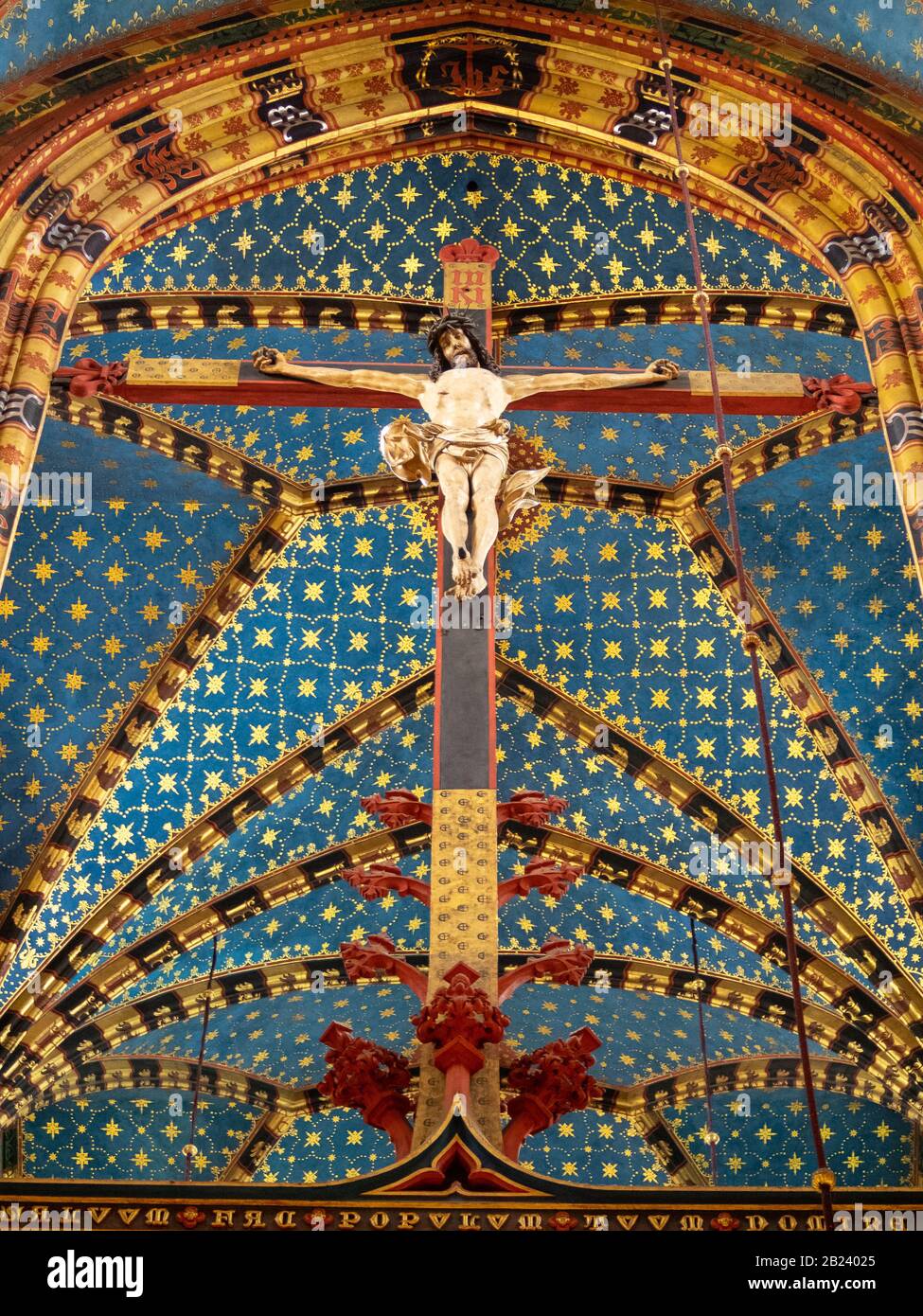 Cristo en la cruz, Basílica de Santa María, Cracovia Foto de stock