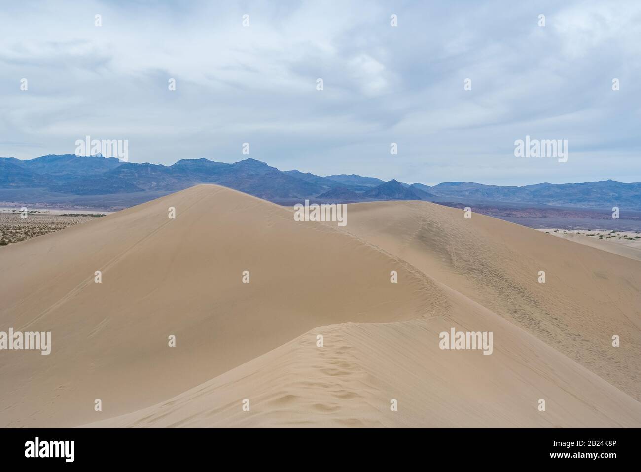 Hermosas Dunas De Arena De Mesquite Flat En El Parque Nacional Del Valle De La Muerte, California, Estados Unidos. Foto de stock